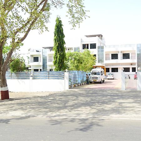 River Touch Resort Silvassa Exterior foto