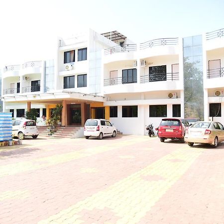 River Touch Resort Silvassa Exterior foto